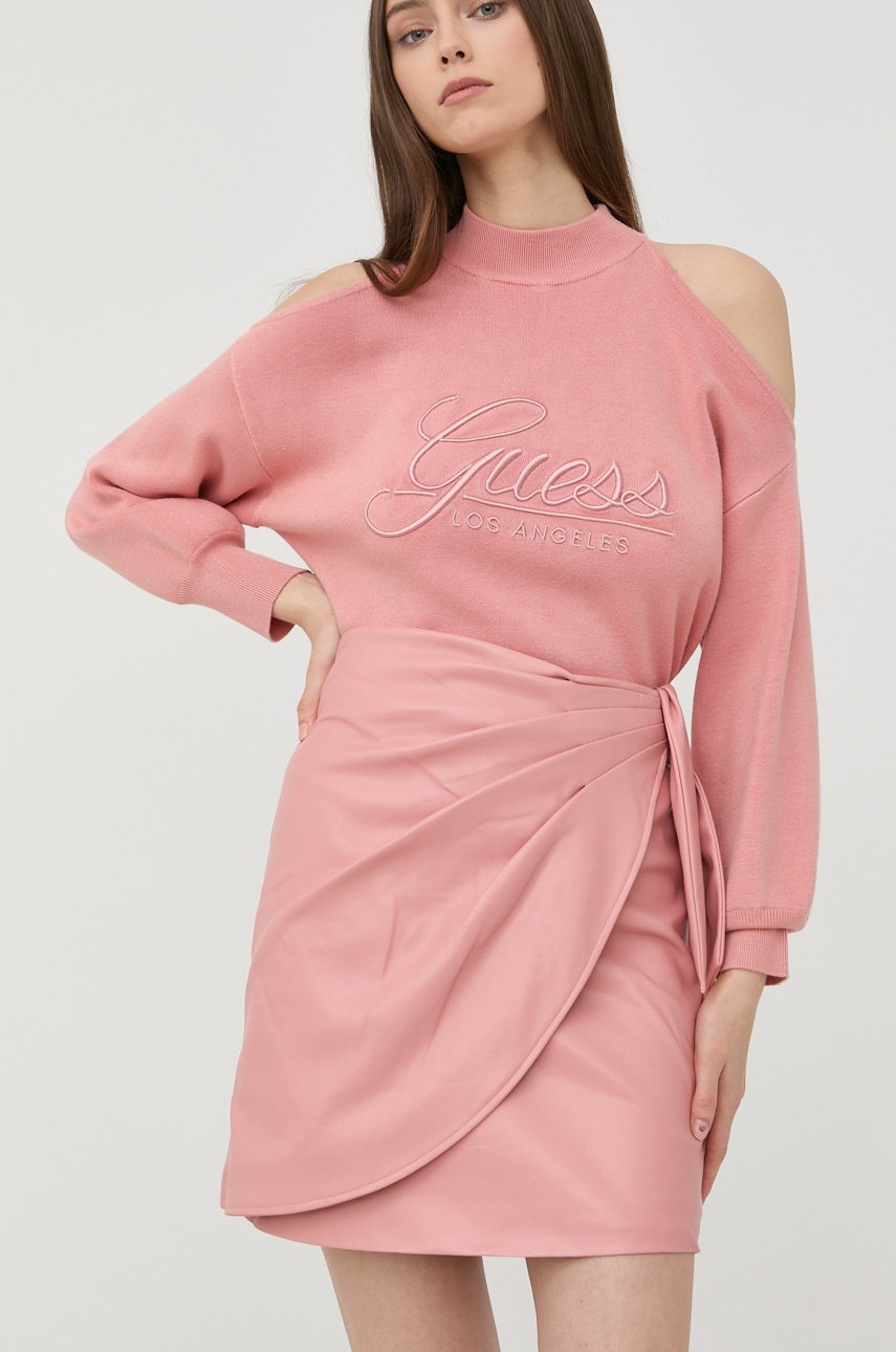 

Пола Guess в розово къс модел със стандартна кройка, Розов