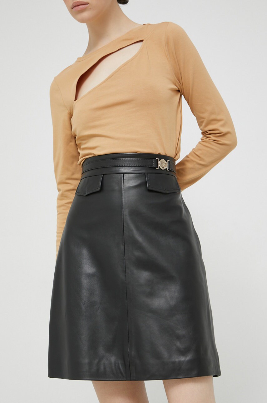 Hugo fusta de piele culoarea negru, midi, evazati