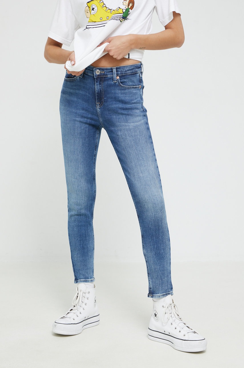 

Дънки Tommy Jeans Nora със стандартна талия, Син