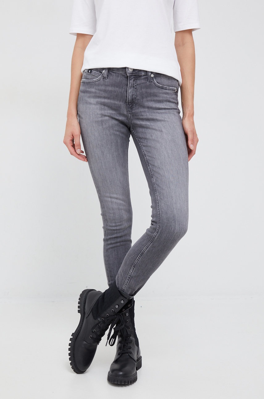 

Дънки Calvin Klein Jeans в с висока талия, Сив