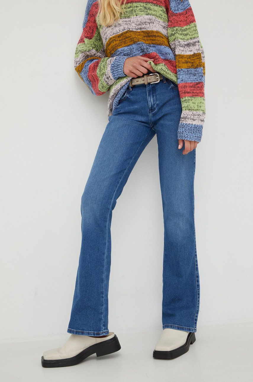 Wrangler jeansi Bootcut Camellia femei , high waist answear.ro imagine noua gjx.ro