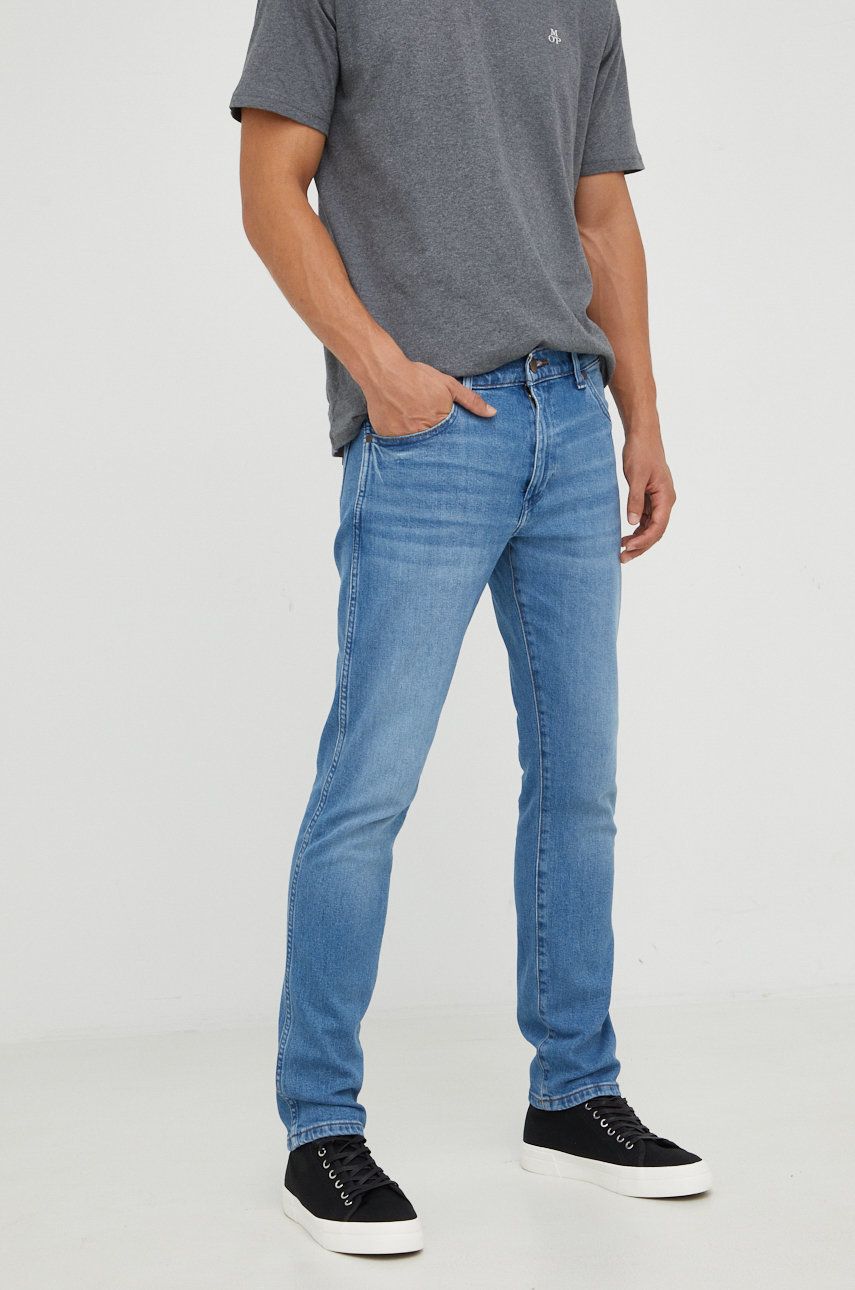 Wrangler jeansi Larston New Favorite barbati answear.ro imagine 2022