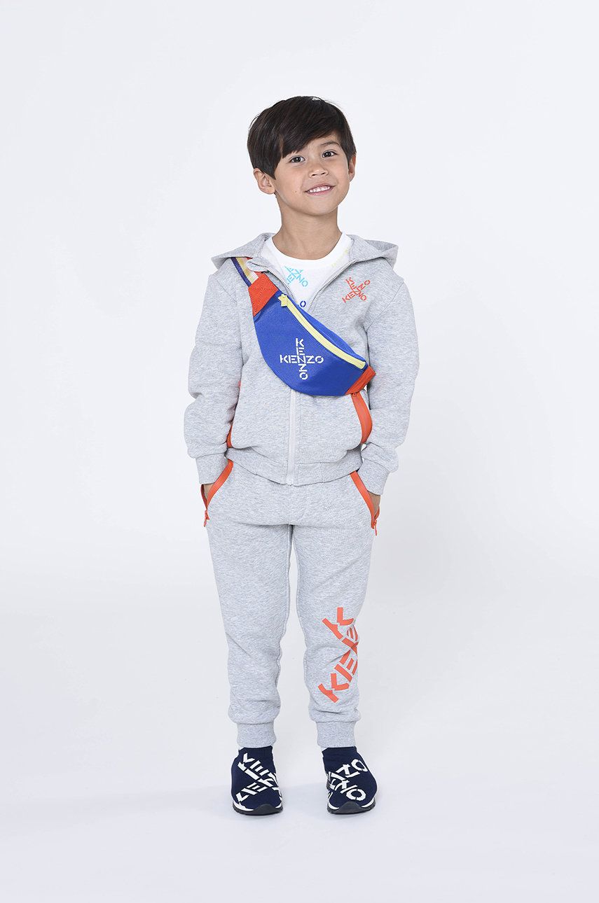 Kenzo Kids pantaloni de trening pentru copii culoarea gri, cu imprimeu