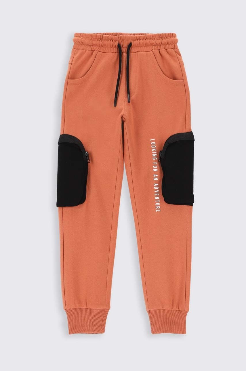 Coccodrillo pantaloni de trening din bumbac pentru copii culoarea maro, cu imprimeu