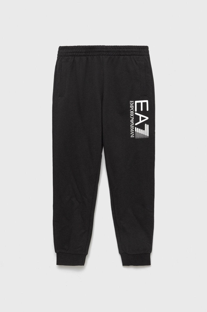 EA7 Emporio Armani pantaloni de trening din bumbac pentru copii culoarea negru, cu imprimeu