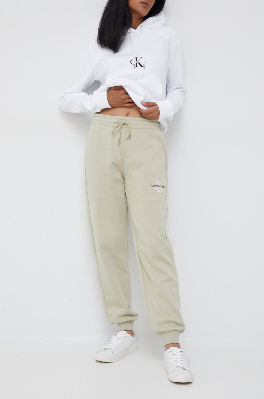 

Спортен панталон Calvin Klein Jeans в бежово с изчистен дизайн, Зелен