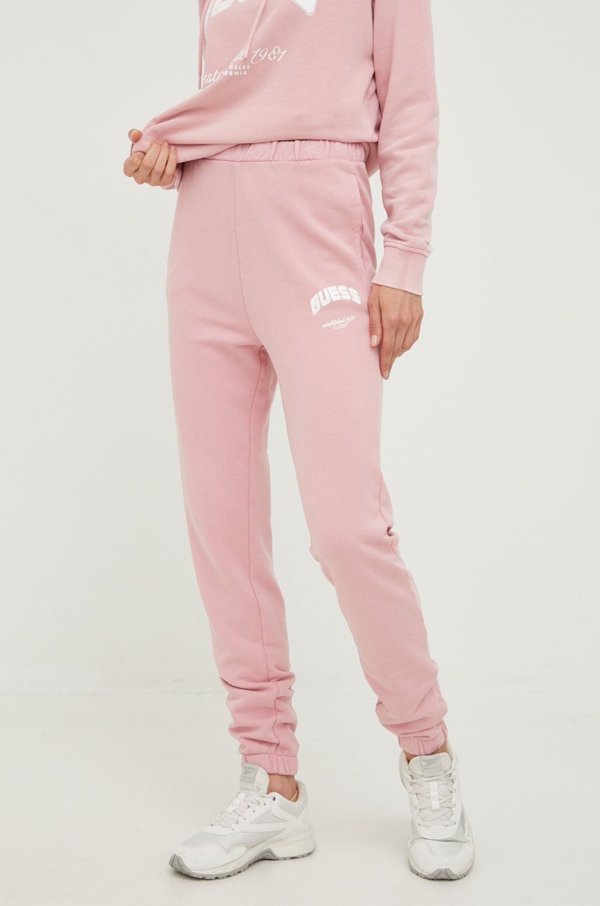 Guess spodnie dresowe bawełniane damskie kolor różowy z nadrukiem