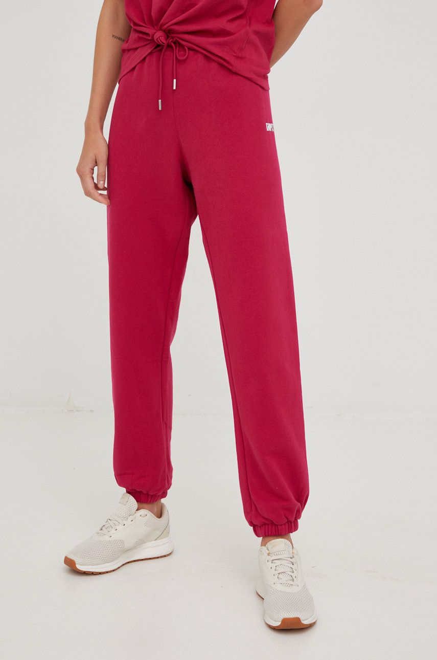 Dkny spodnie dresowe damskie kolor różowy gładkie