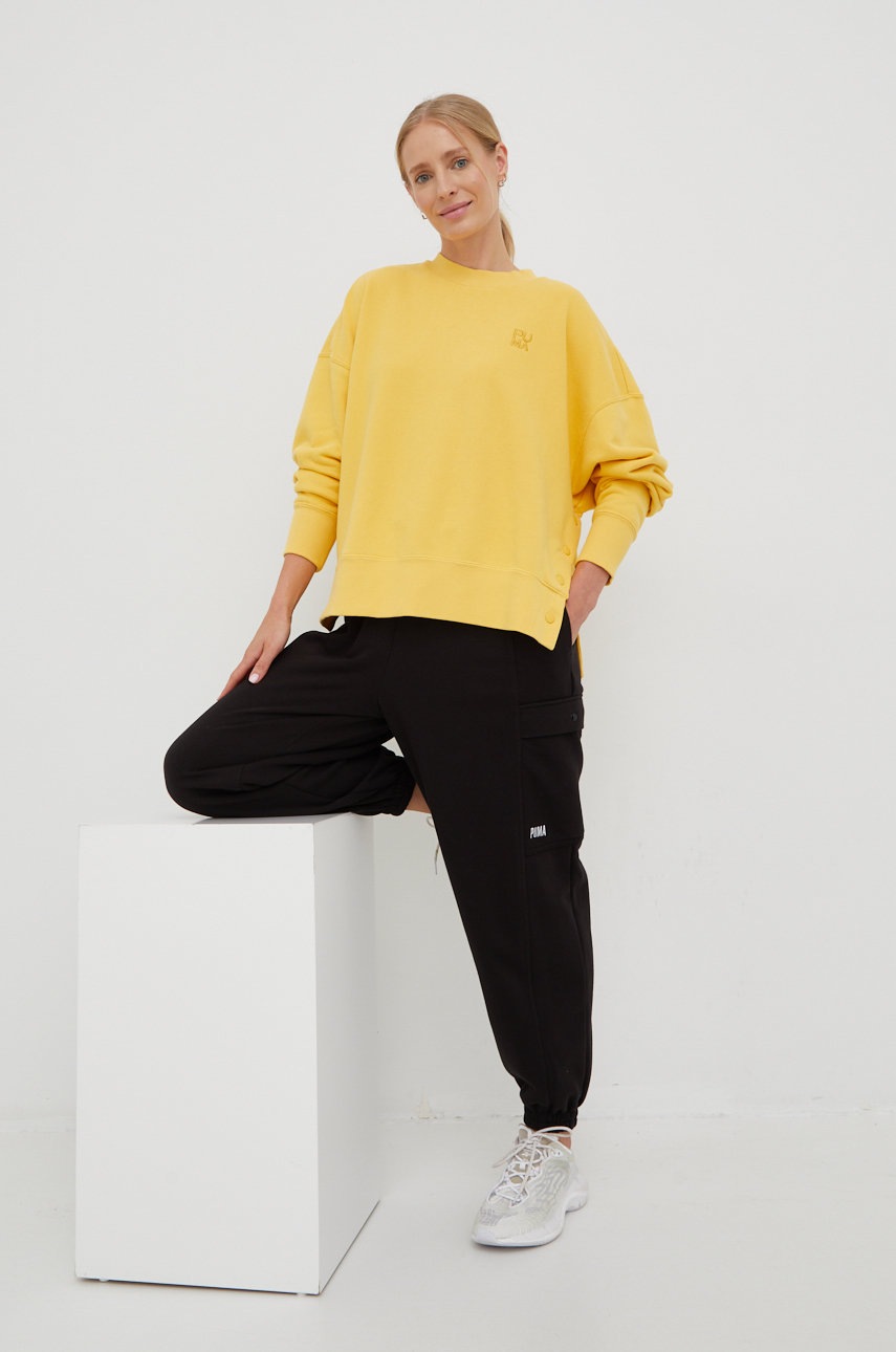 

Спортивные штаны Puma женские цвет чёрный однотонные