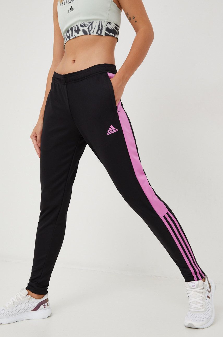 Adidas Performance spodnie treningowe Tiro damskie kolor czarny z nadrukiem