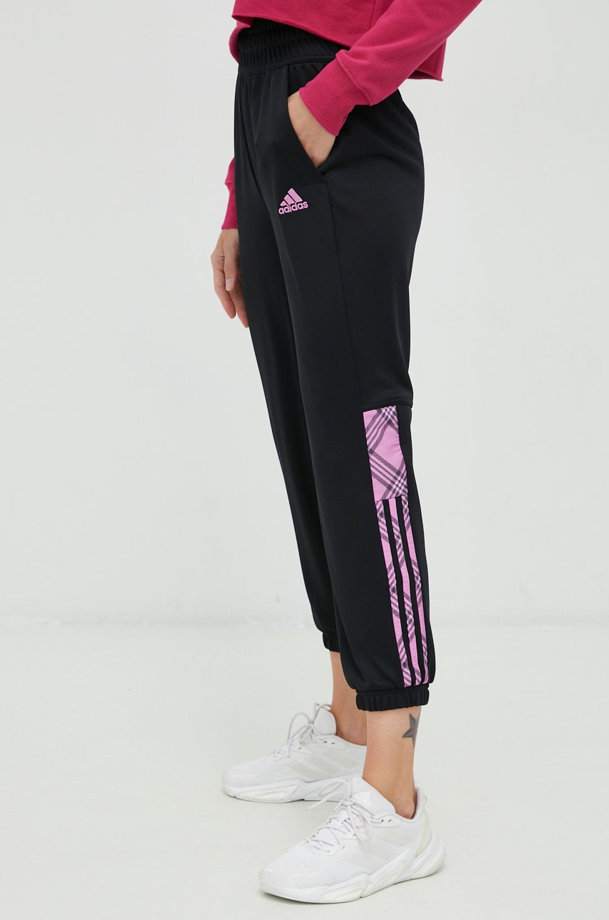 

Панталон за трениране adidas Performance Tiro в черно с принт, Черен