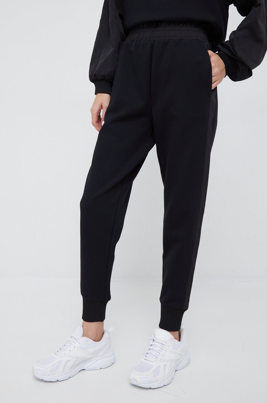 Sisley pantaloni de trening femei, culoarea negru, neted