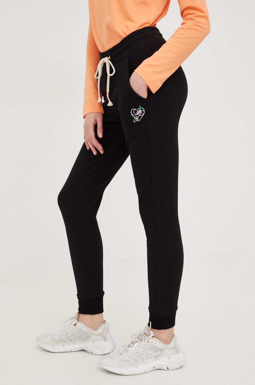 Femi stories pantaloni de trening vano femei, culoarea negru, cu imprimeu