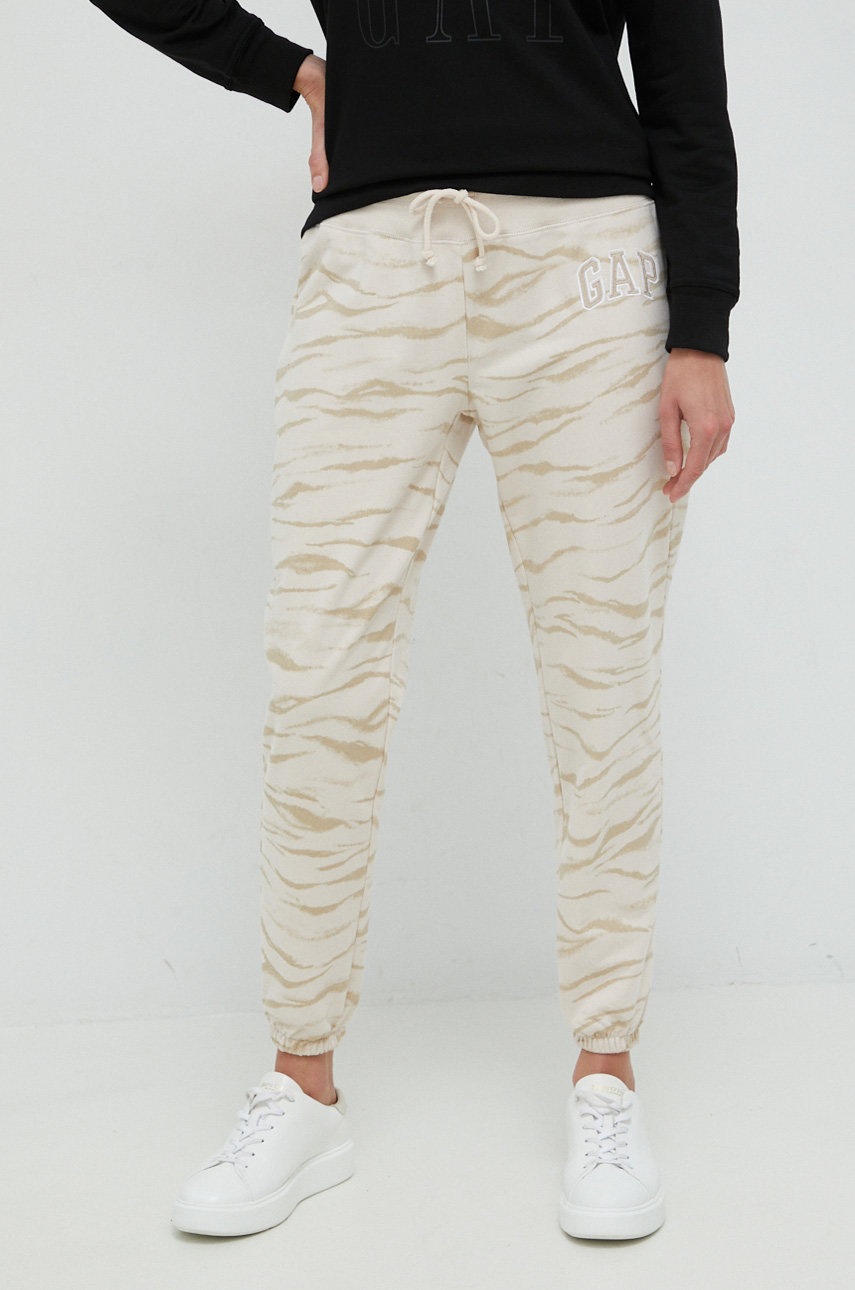

Спортен панталон GAP в бежово с апликация, Бежов