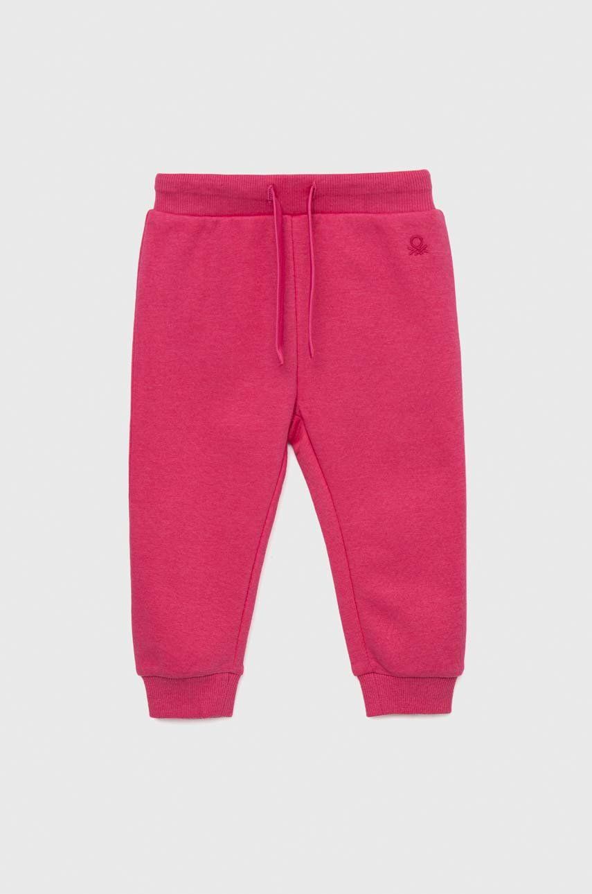 United Colors of Benetton pantaloni de trening pentru copii culoarea roz, neted