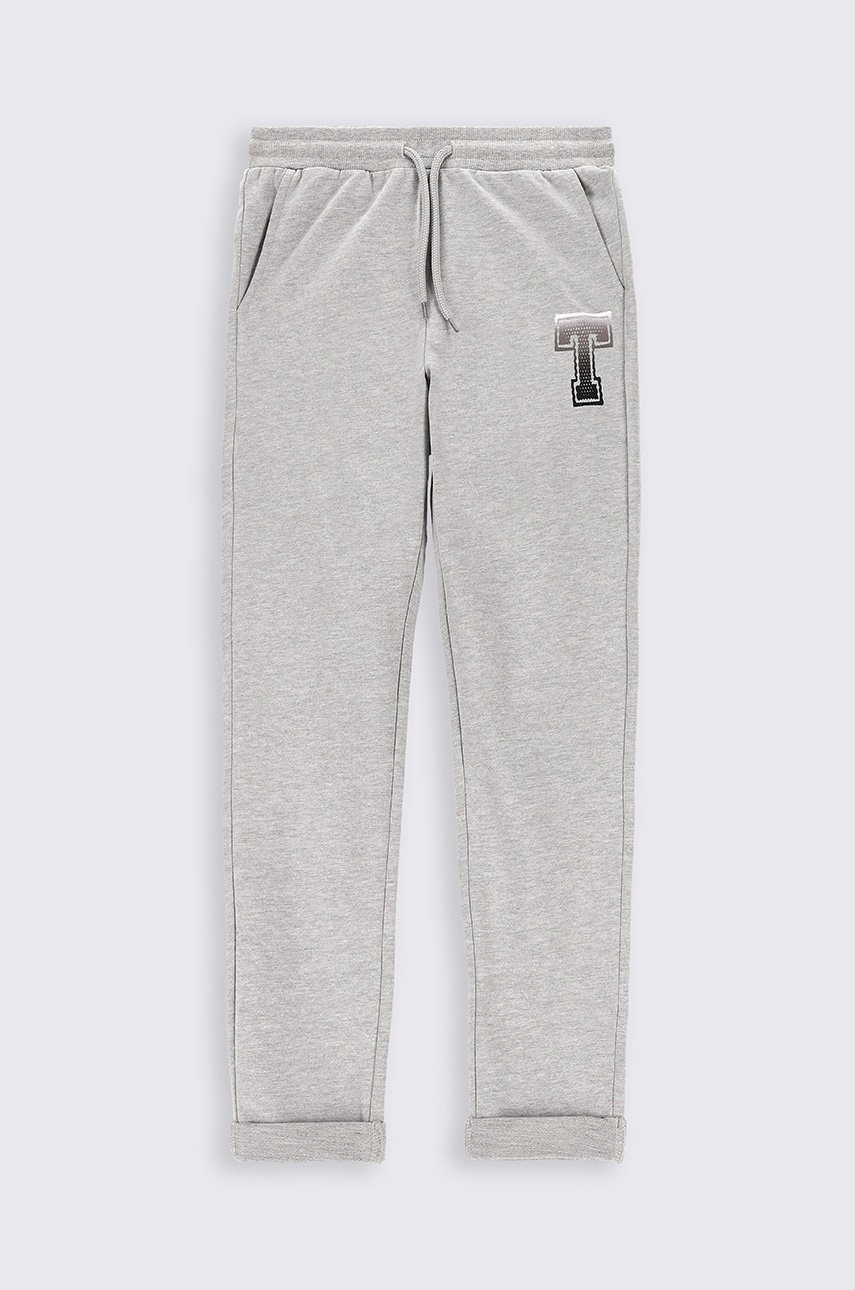 Детские спортивные штаны Coccodrillo цвет серый однотонные Детские спортивные штаны Coccodrillo цвет серый однотонные