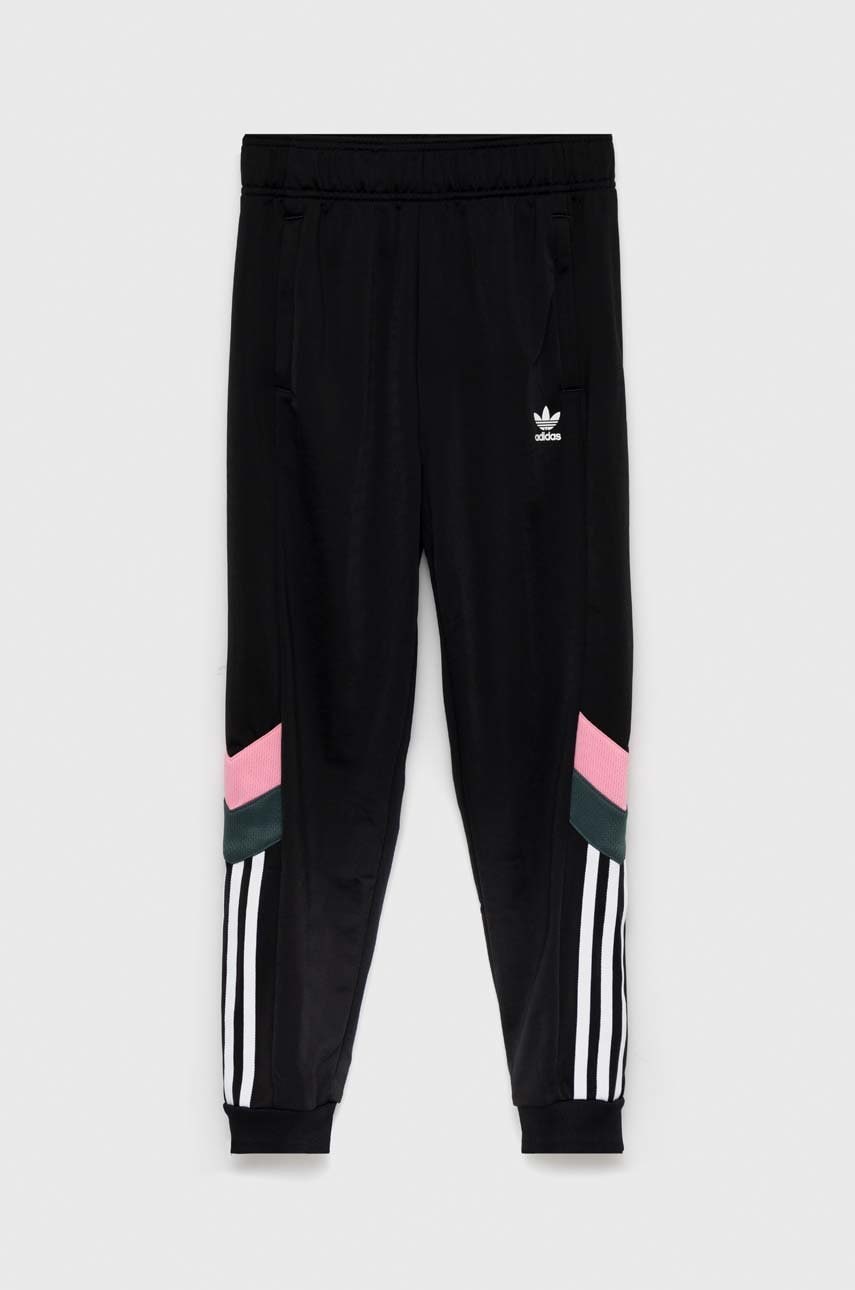 Detské tepláky adidas Originals čierna farba, s nášivkou