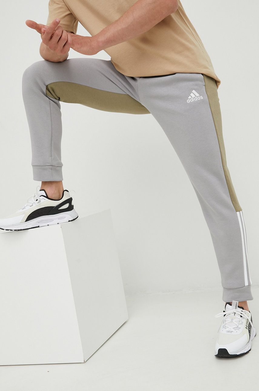 Adidas spodnie dresowe męskie kolor szary wzorzyste