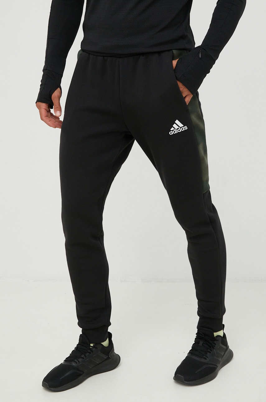 

Спортен панталон adidas в черно с изчистен дизайн, Черен