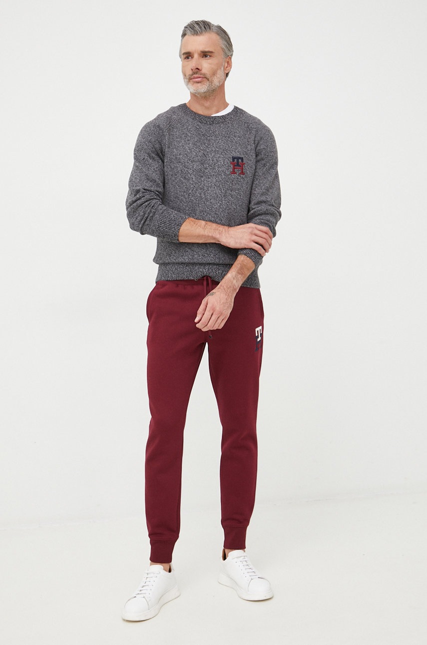 

Спортивні штани Tommy Hilfiger чоловічі колір бордовий меланж