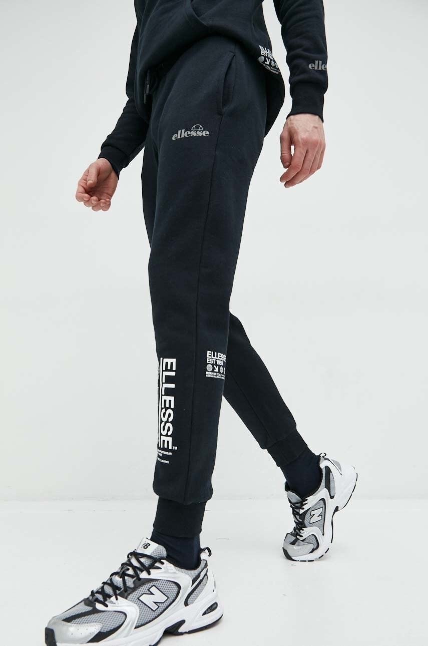 

Спортен панталон Ellesse в черно с принт, Черен