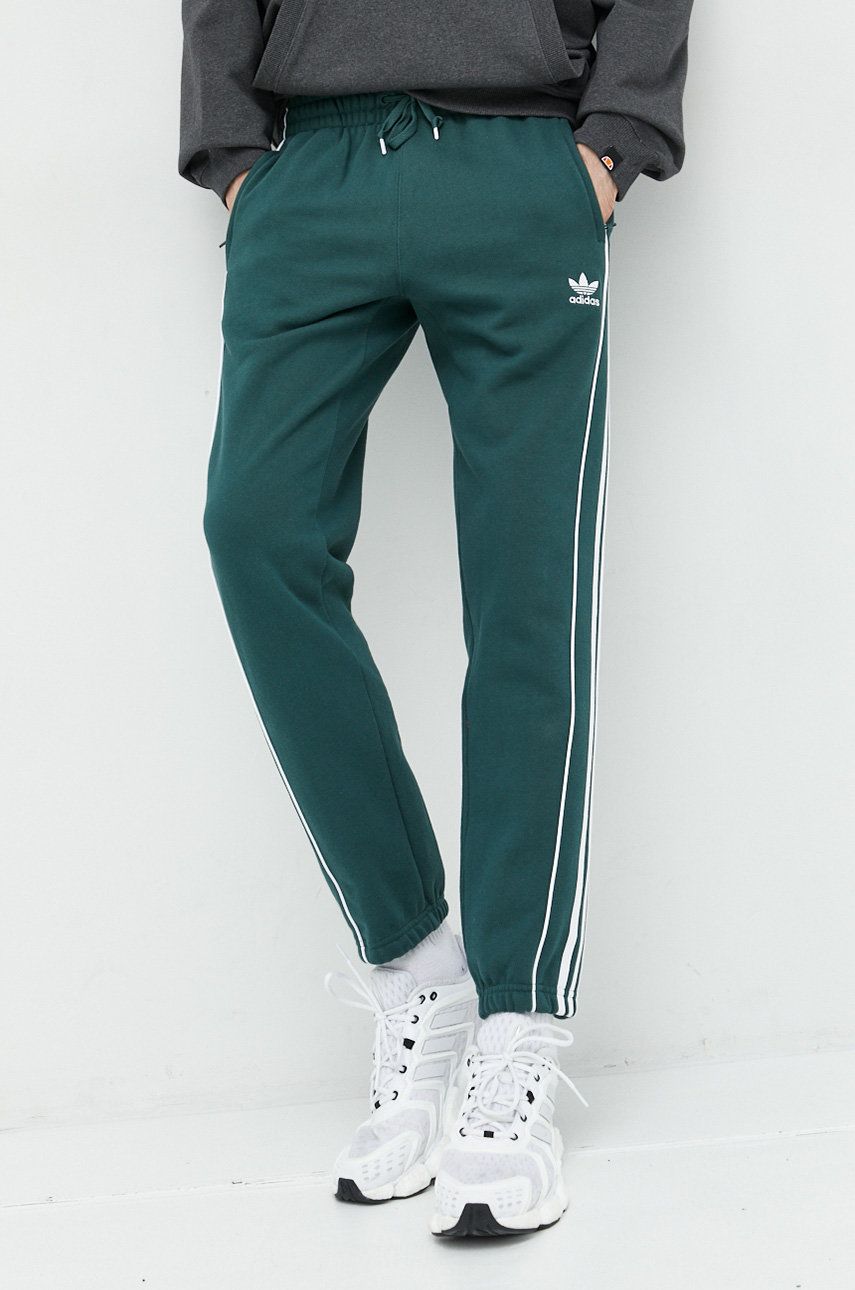 Adidas Originals pantaloni de trening din bumbac barbati, culoarea verde, cu imprimeu