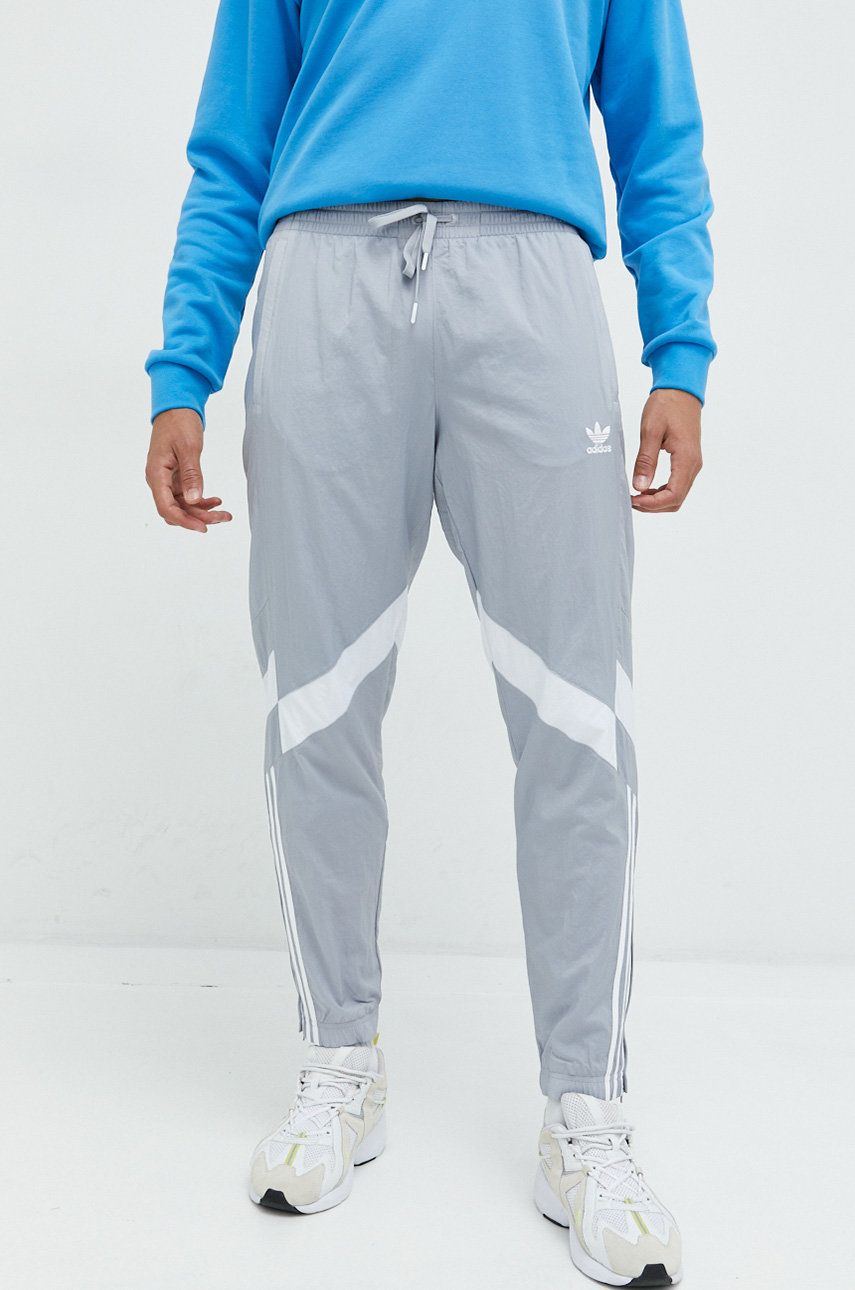 adidas Originals pantaloni de trening barbati, cu imprimeu