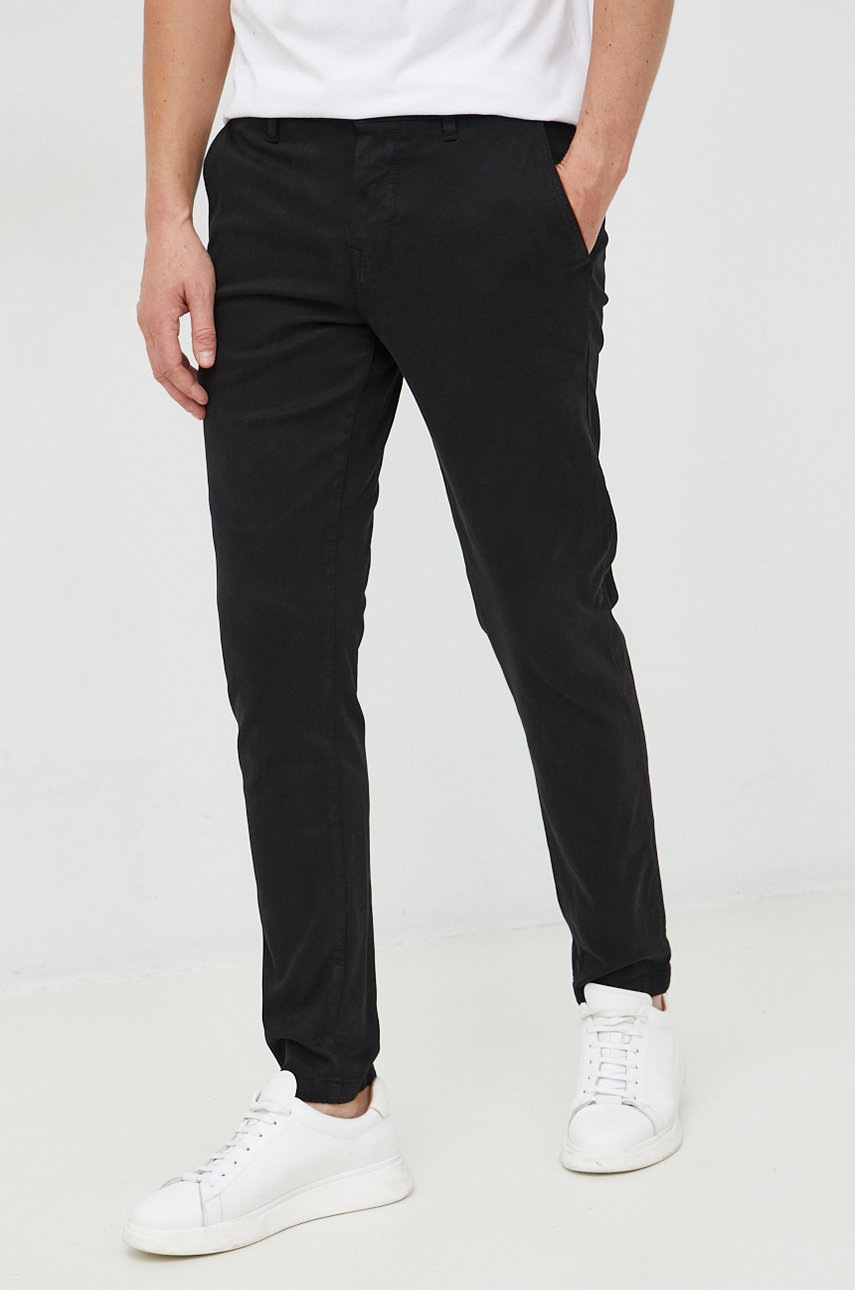

Панталони BOSS Boss Casual в черно със стандартна кройка, Черен