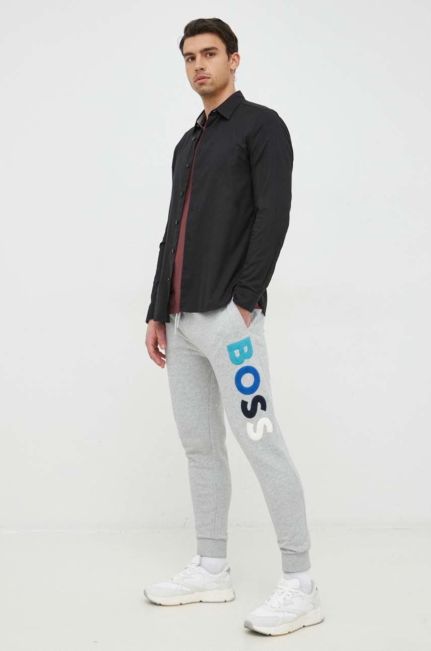 BOSS pantaloni de trening din bumbac BOSS CASUAL barbati, culoarea gri, cu imprimeu answear.ro imagine noua