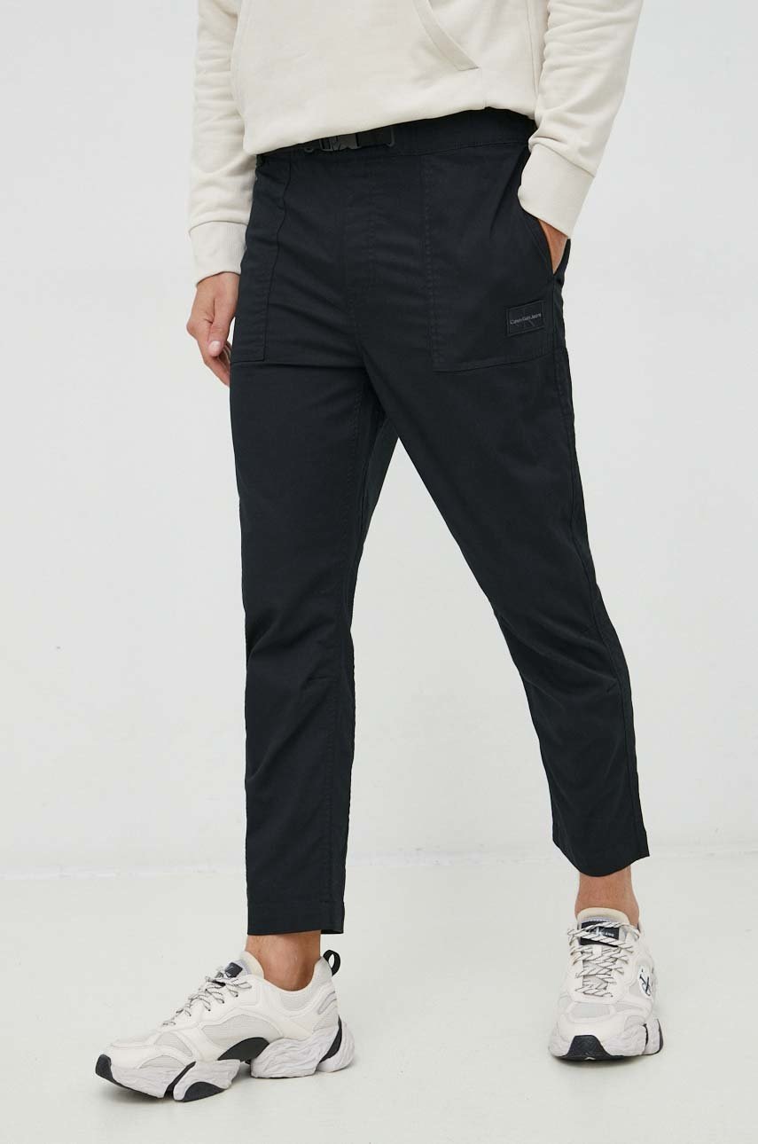 

Панталони Calvin Klein Jeans в черно със стандартна кройка, Черен