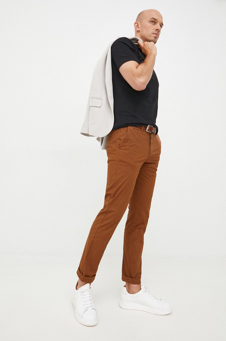 Kalhoty United Colors of Benetton pánské, hnědá barva, přiléhavé - hnědá -  95% Bavlna