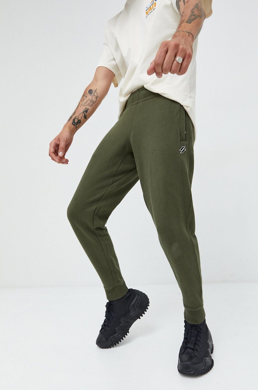 Superdry pantaloni de trening din bumbac barbati, culoarea verde, cu imprimeu answear.ro imagine noua