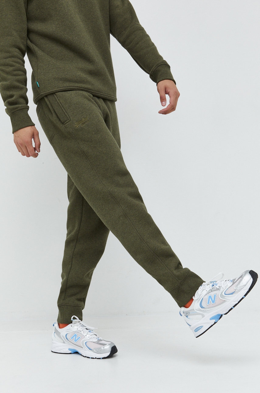 Superdry pantaloni de trening barbati, culoarea verde, neted