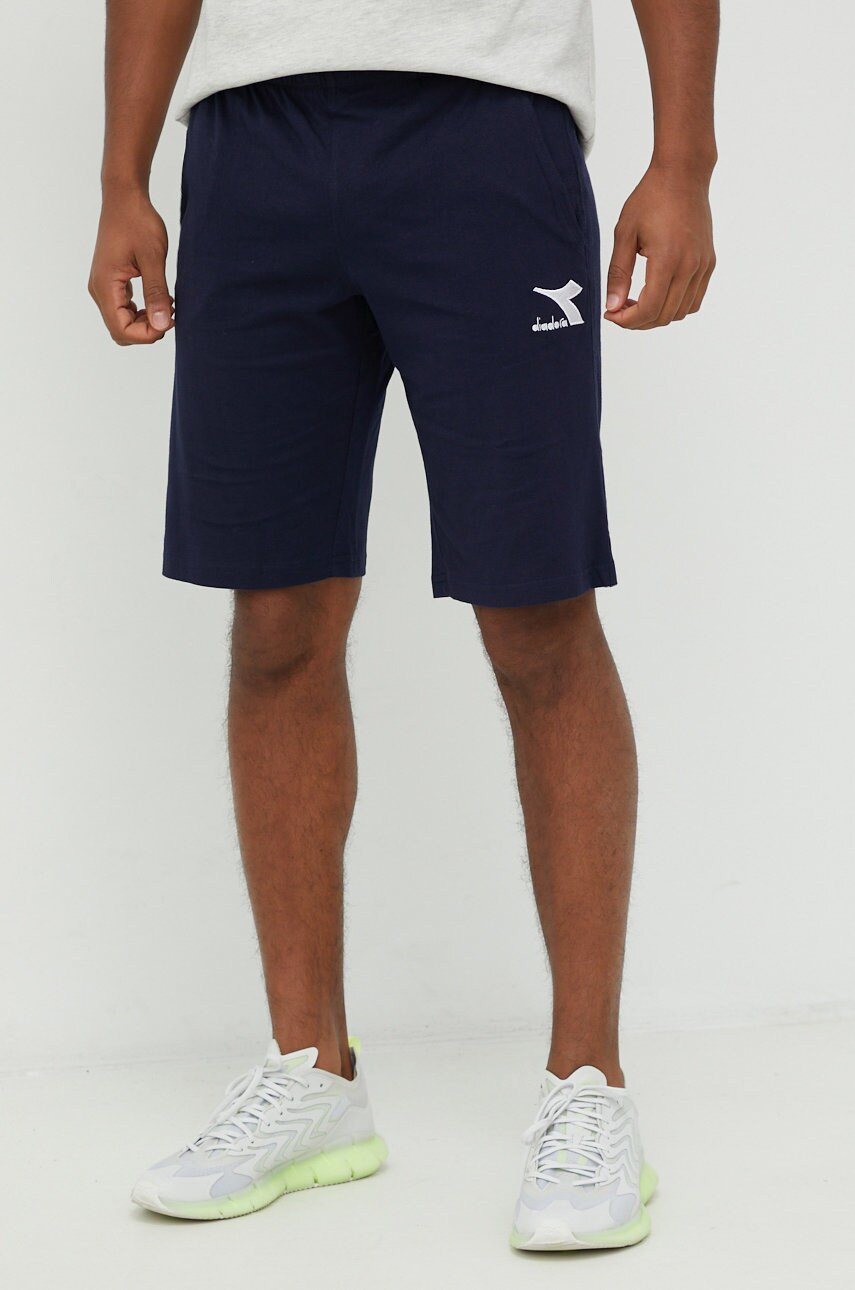Diadora pantaloni scurti din bumbac barbati, culoarea albastru marin