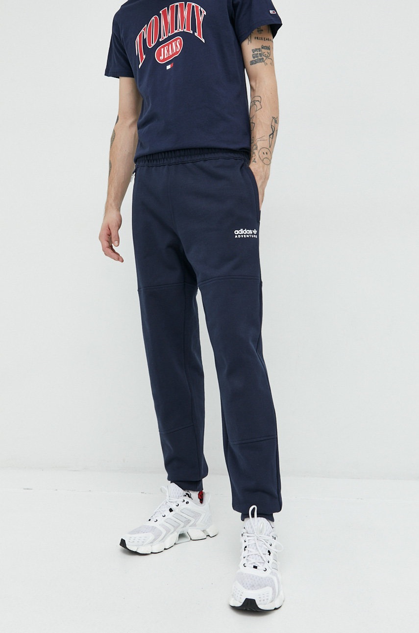 Adidas Originals Pantaloni De Trening Din Bumbac Barbati, Culoarea Albastru Marin, Cu Imprimeu