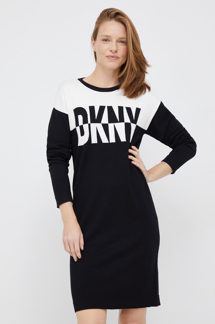 

Рокля Dkny в черно къс модел със стандартна кройка, Черен
