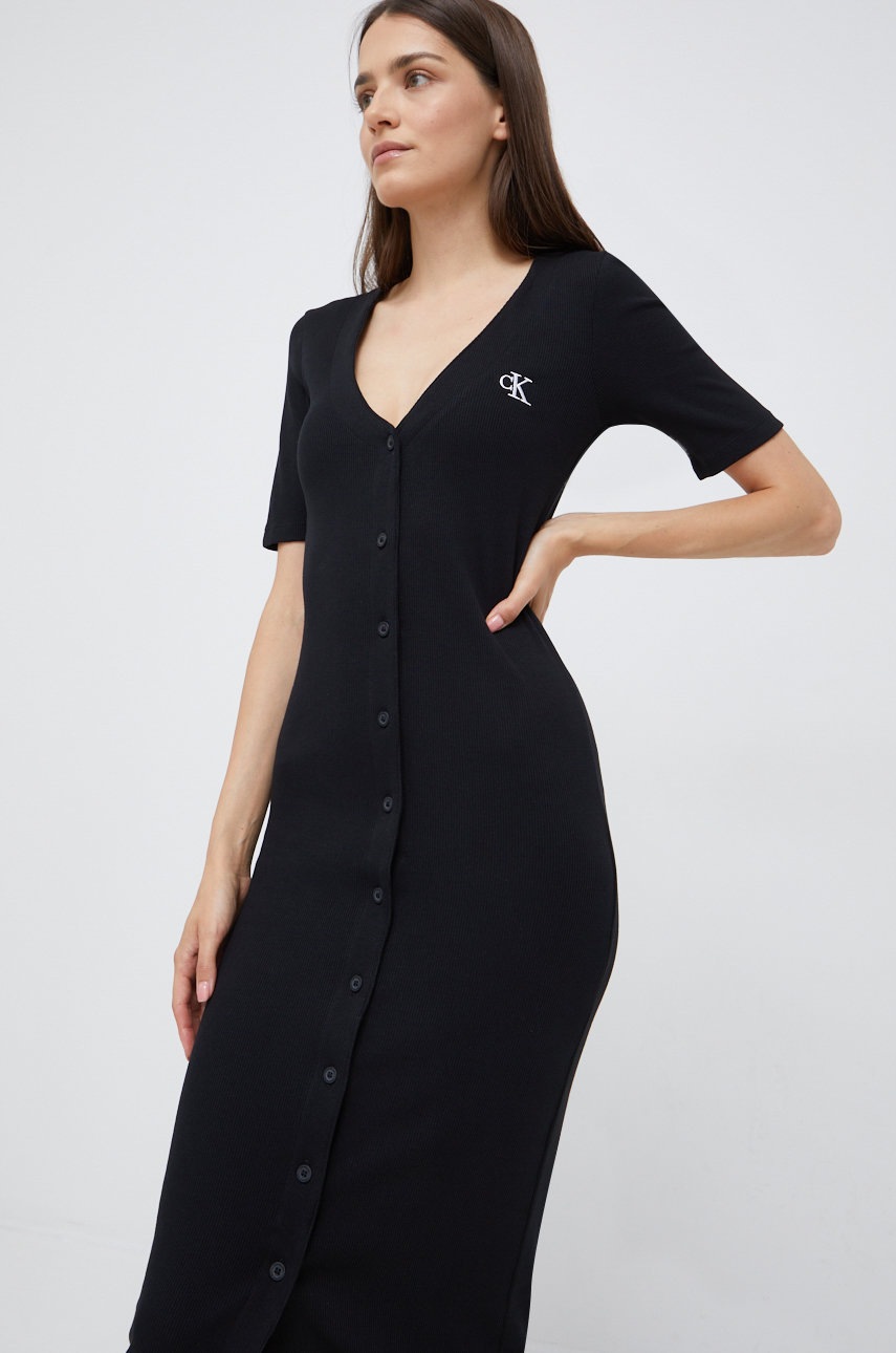 

Рокля Calvin Klein Jeans в черно среднодълъг модел с кройка по тялото, Черен