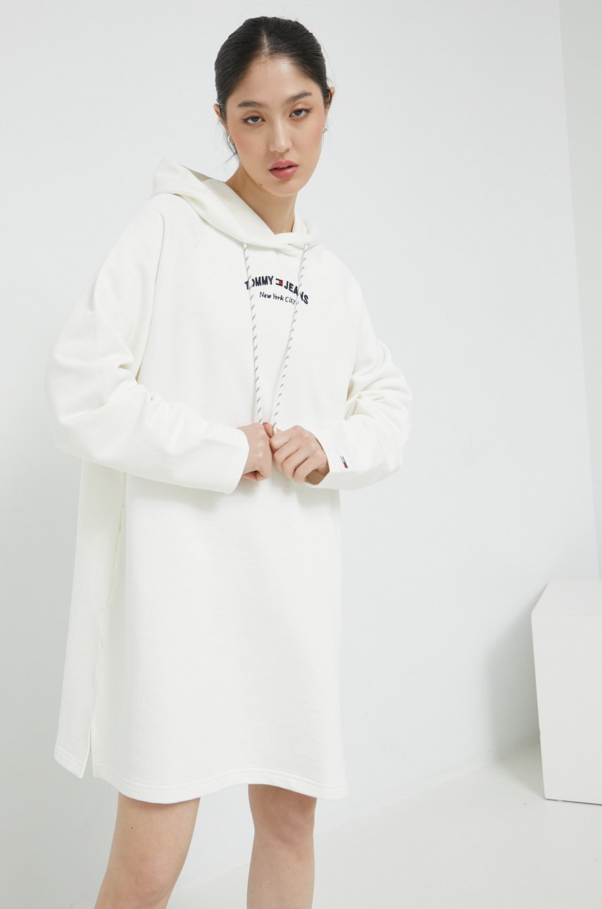 

Памучна рокля Tommy Jeans в бежово къс модел с уголемена кройка, Бежов