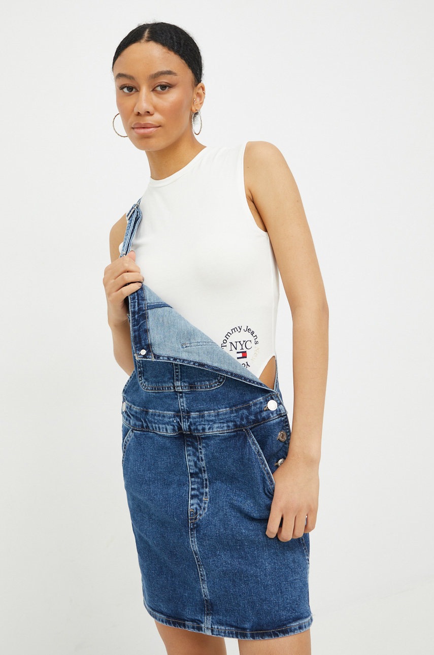 

Дънкова рокля Tommy Jeans в тъмносиньо къс модел със стандартна кройка, Тъмносин