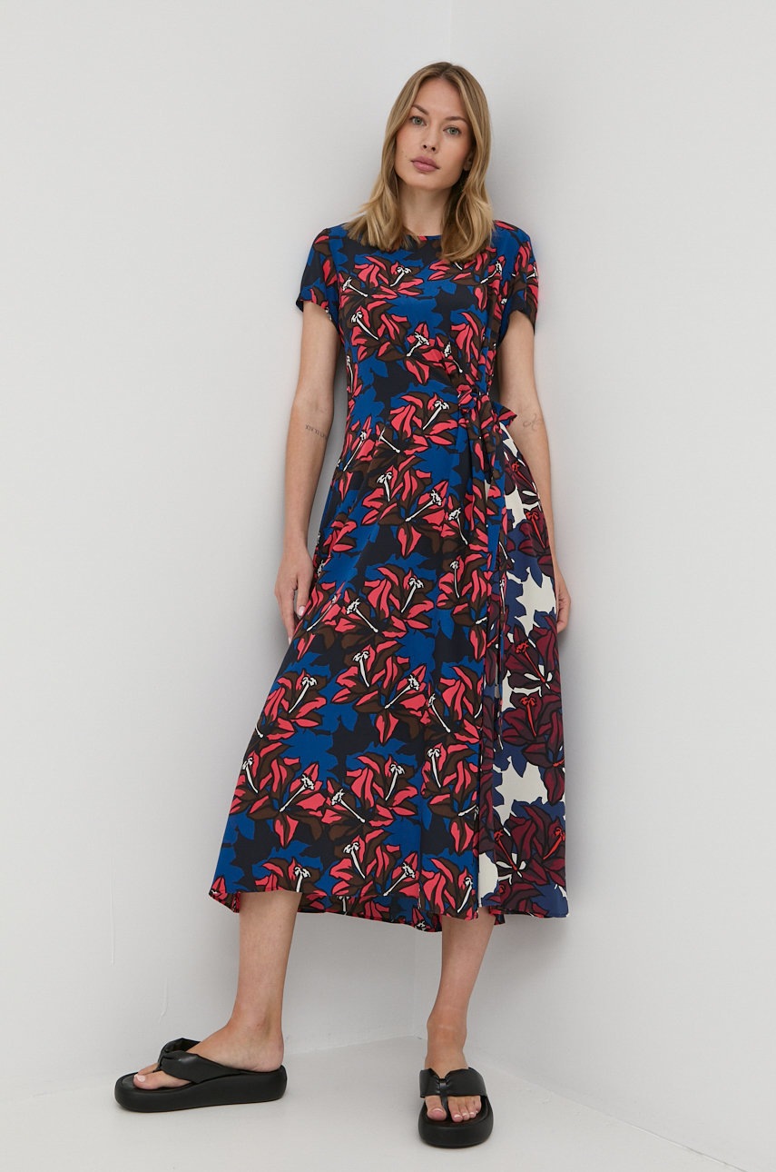 

Шёлковое платье Weekend Max Mara midi прямая