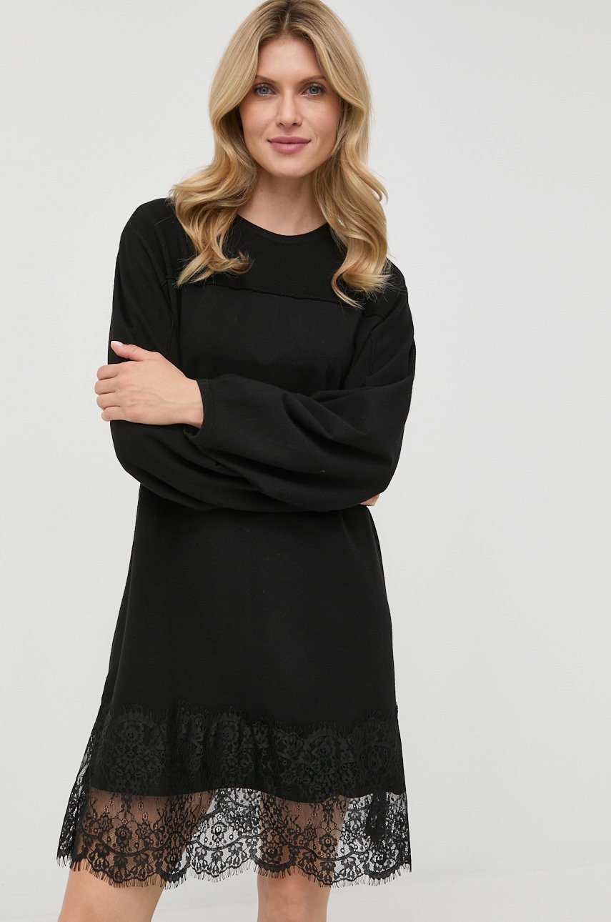 

Рокля Twinset в черно къс модел със стандартна кройка, Черен