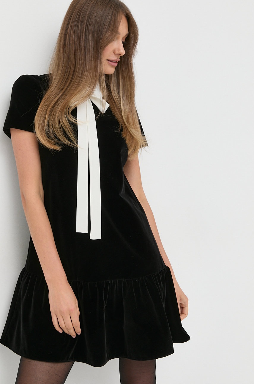 

Рокля Red Valentino в черно къс модел разкроен модел, Черен