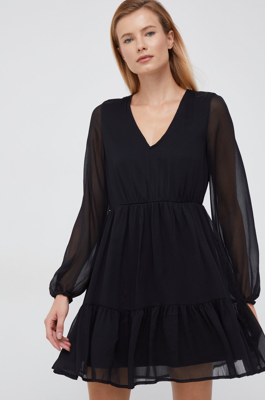 

Платье Vero Moda цвет чёрный mini расклешённая