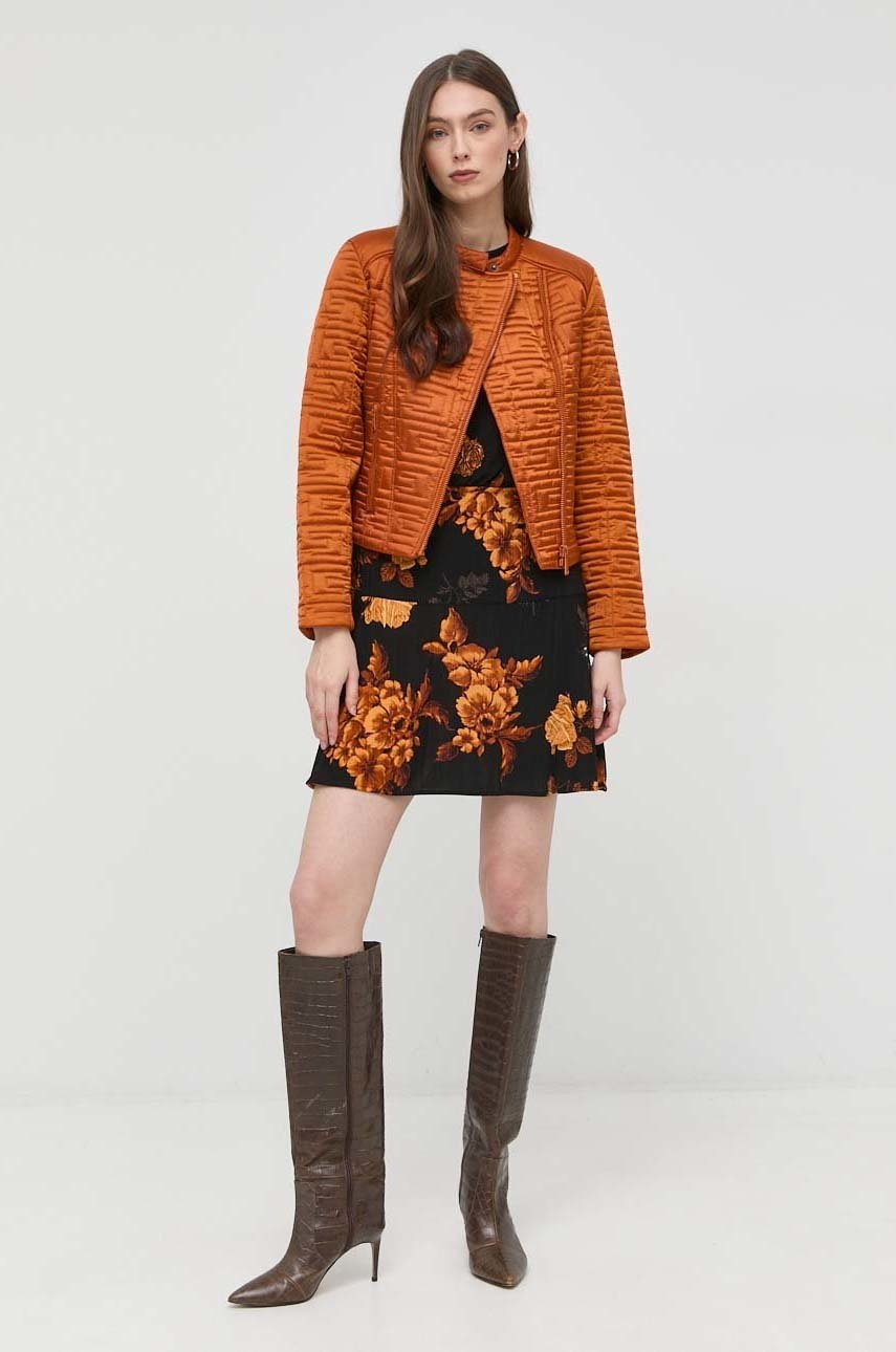 

Платье Guess цвет чёрный mini прямая