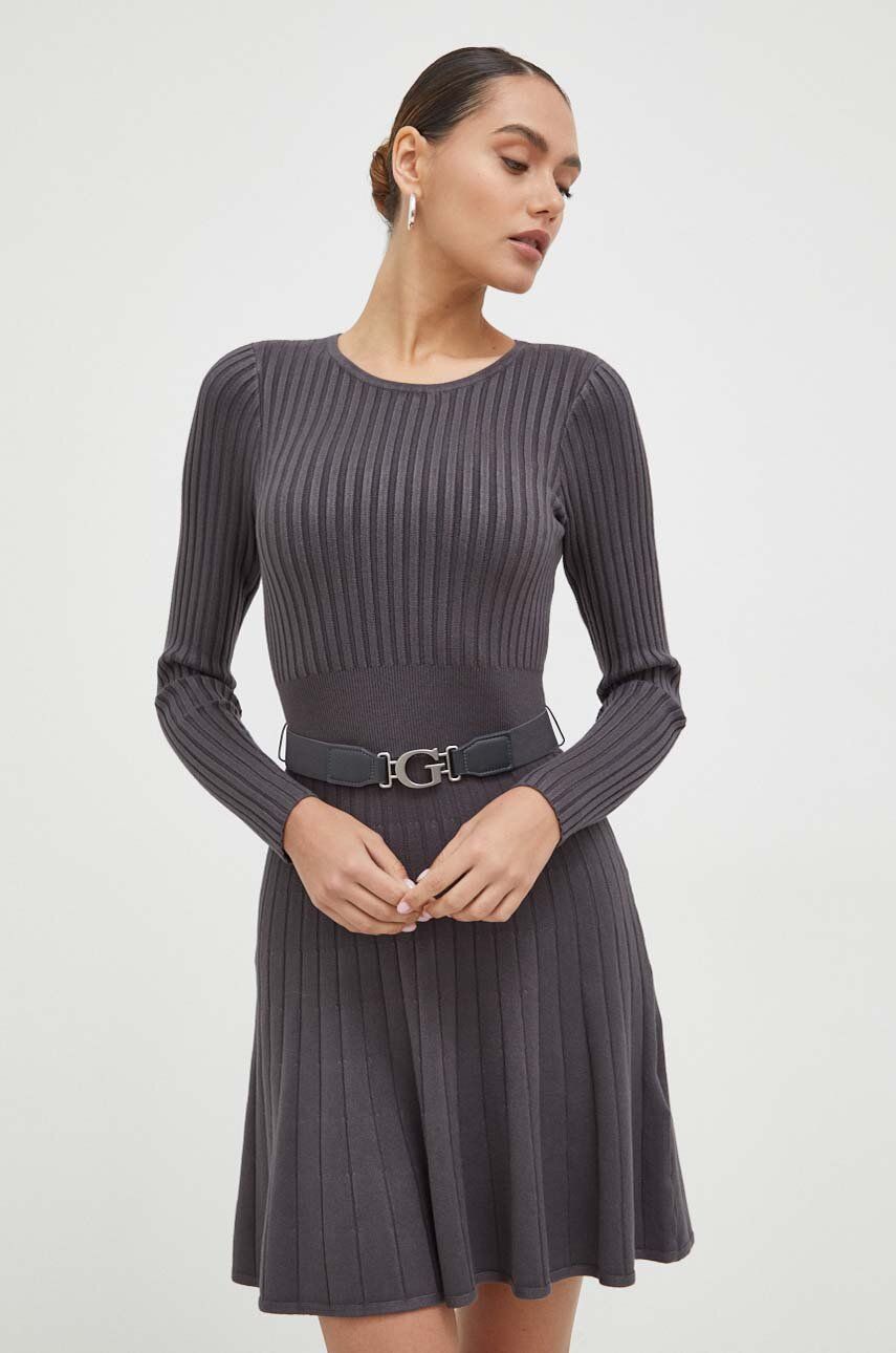 Šaty Guess šedá barva, mini - šedá - Hlavní materiál: 89 % Rayon