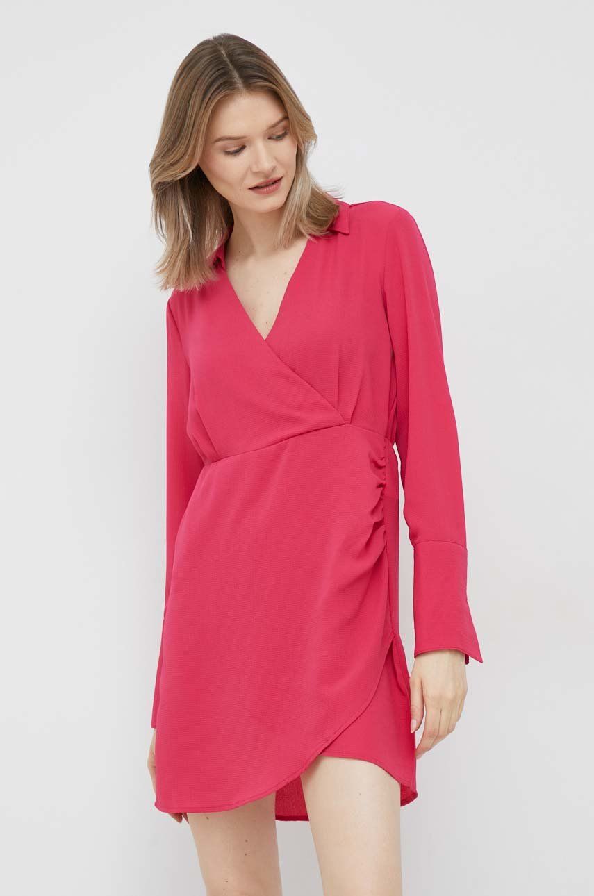 Levně Šaty Vero Moda růžová barva, mini