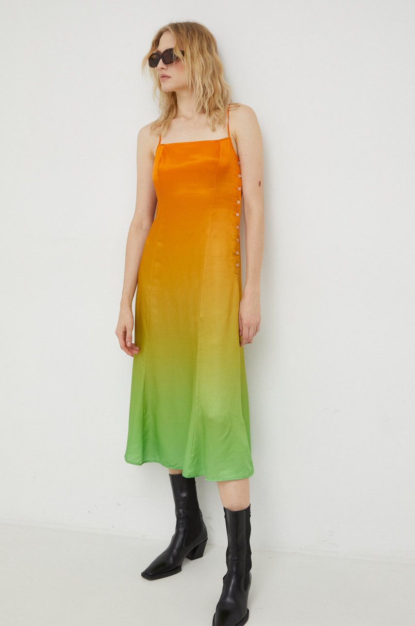 Samsoe Samsoe rochie din amestec de matase culoarea portocaliu, midi, evazati amestec imagine promotii 2022