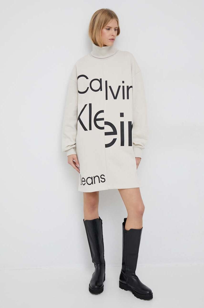 

Рокля Calvin Klein Jeans в бежово къс модел със стандартна кройка, Бежов