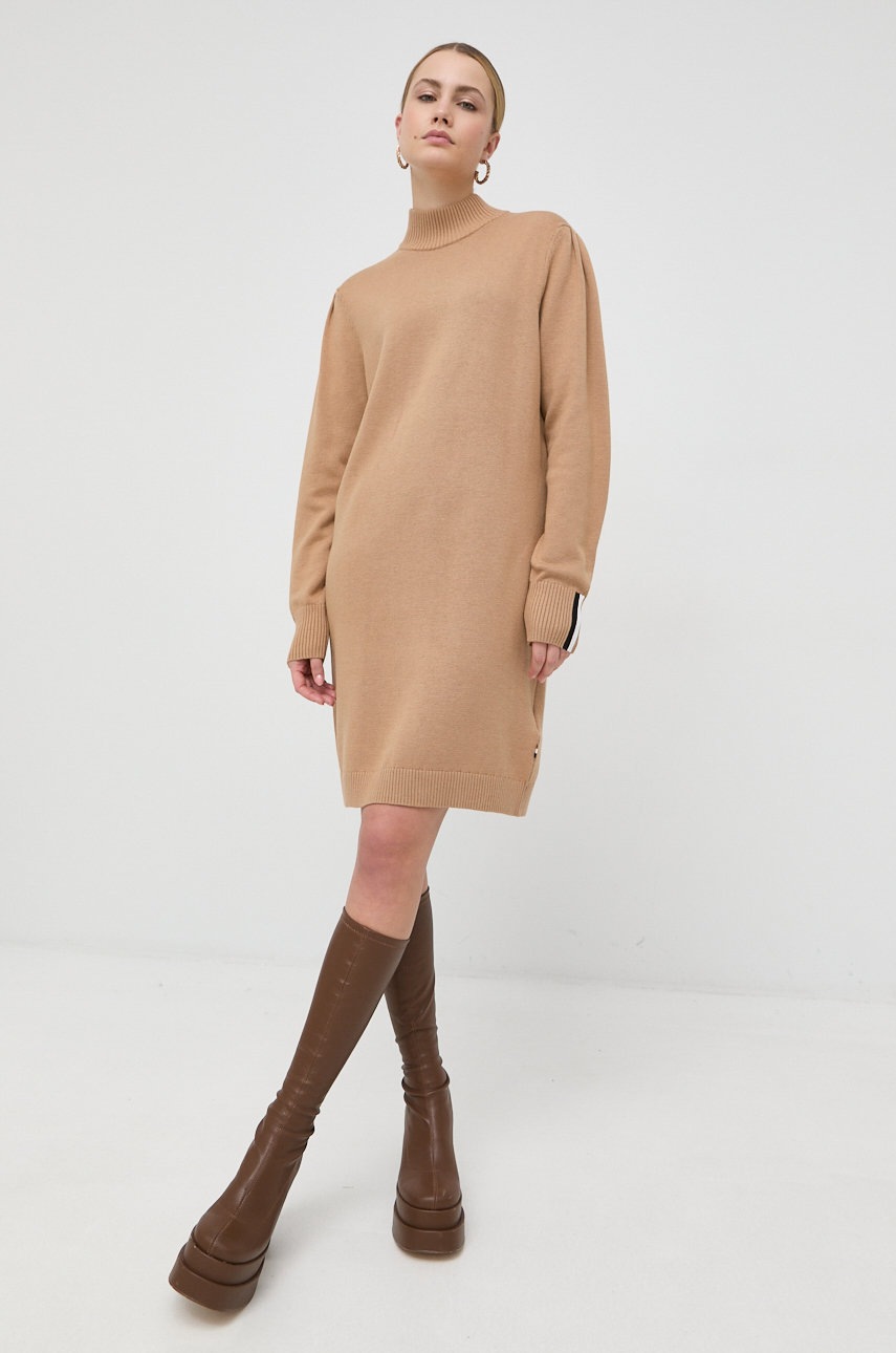 

Вълнена рокля BOSS в бежово къс модел със стандартна кройка, Бежов