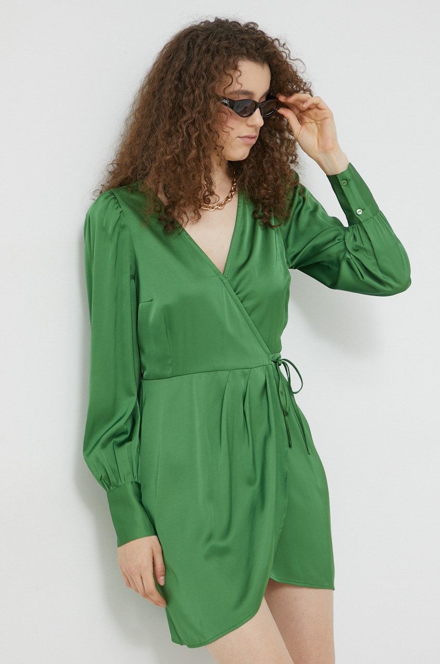 Šaty Abercrombie & Fitch zelená barva, mini - zelená -  Hlavní materiál: 54% Polyester